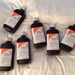 Inzerce psů Koupit legální Actavis promethazin s kodeinem sirup proti kašli (Lean)